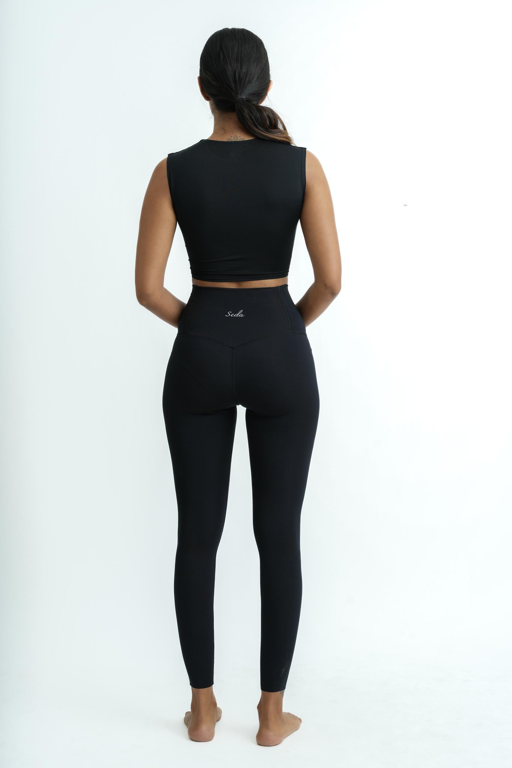 High-waisted recycled yoga leggings for comfort and style